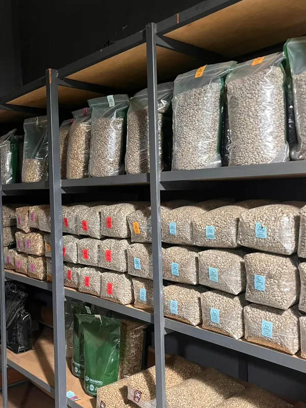 Gudang penyimpanan biji kopi Sepakung dalam karung
